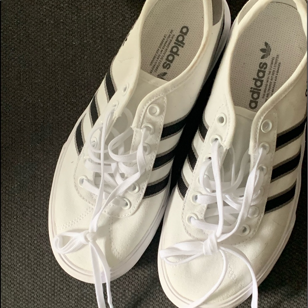 Super cute size 6 brand new canvas runners